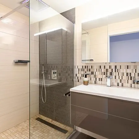 Strada Agosta - Terrasse Vue Apartamento *